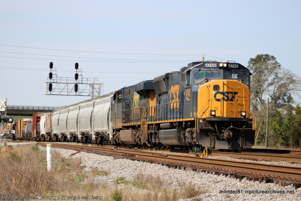 CSX 4748